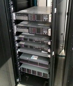 rackmount-server-dalam-rack